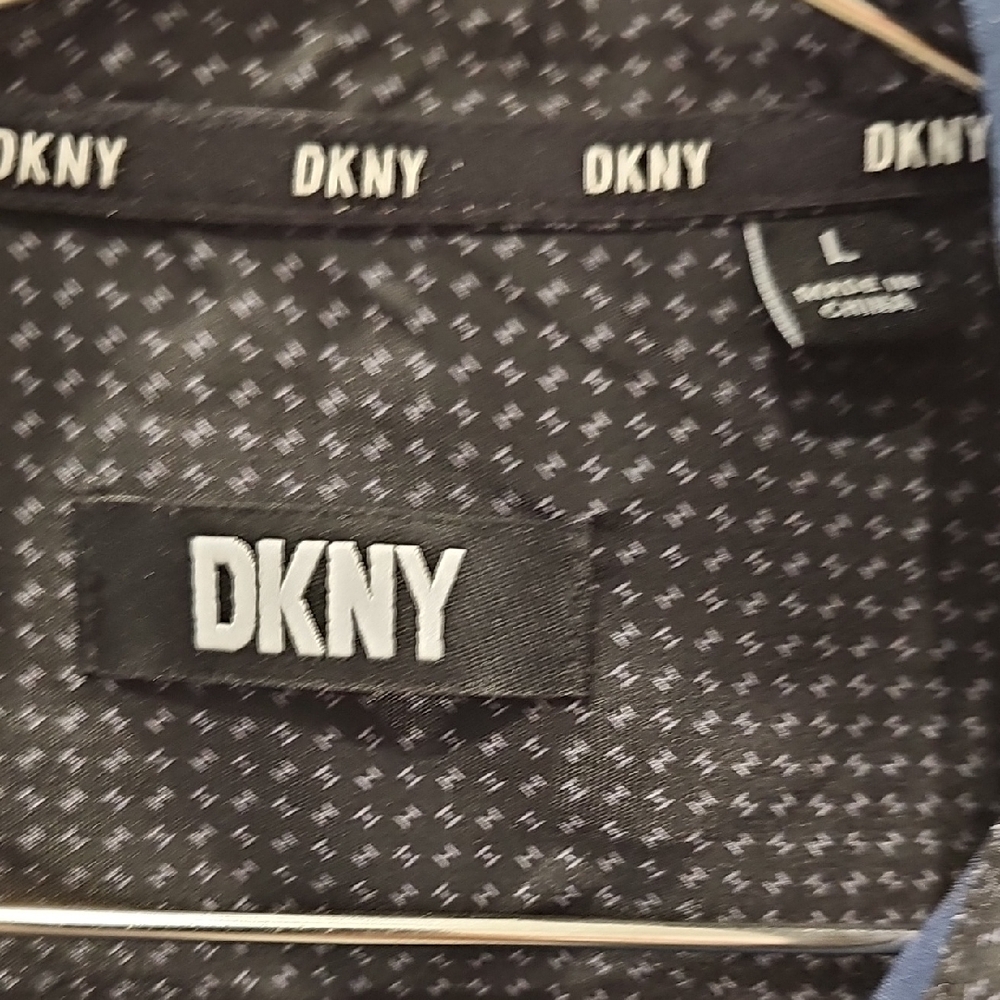 DKNY Men's Dark Blue Casual Button Down Shirt - Picture 5 of 7